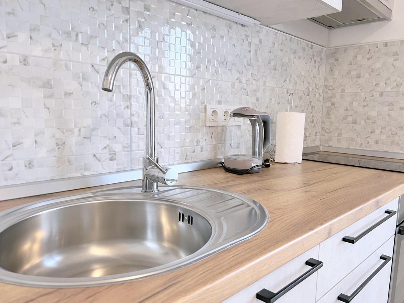 Evergreen & Pinky Apartments Close To The Beach ราบ ภายนอก รูปภาพ