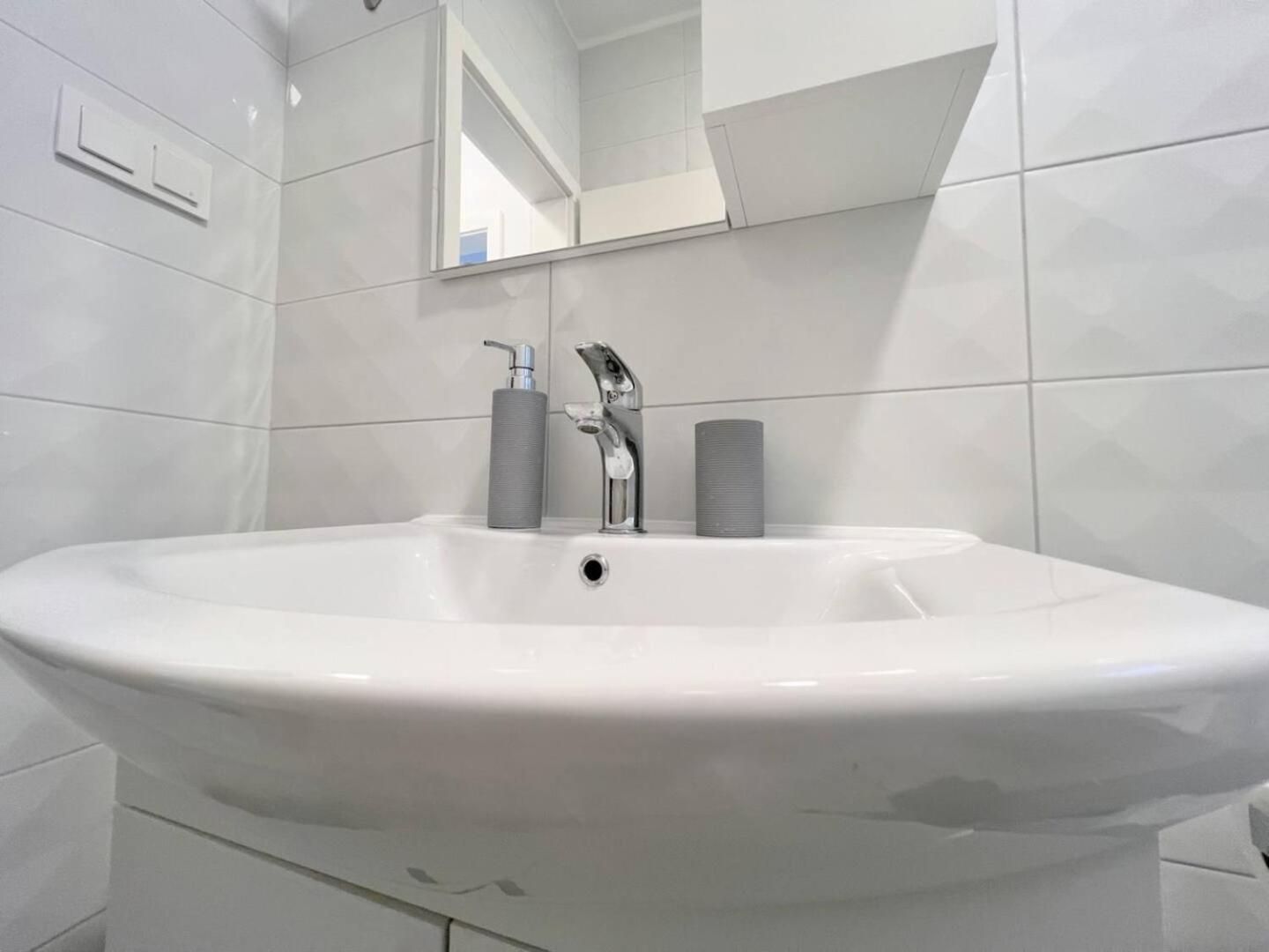 Evergreen & Pinky Apartments Close To The Beach ราบ ห้อง รูปภาพ